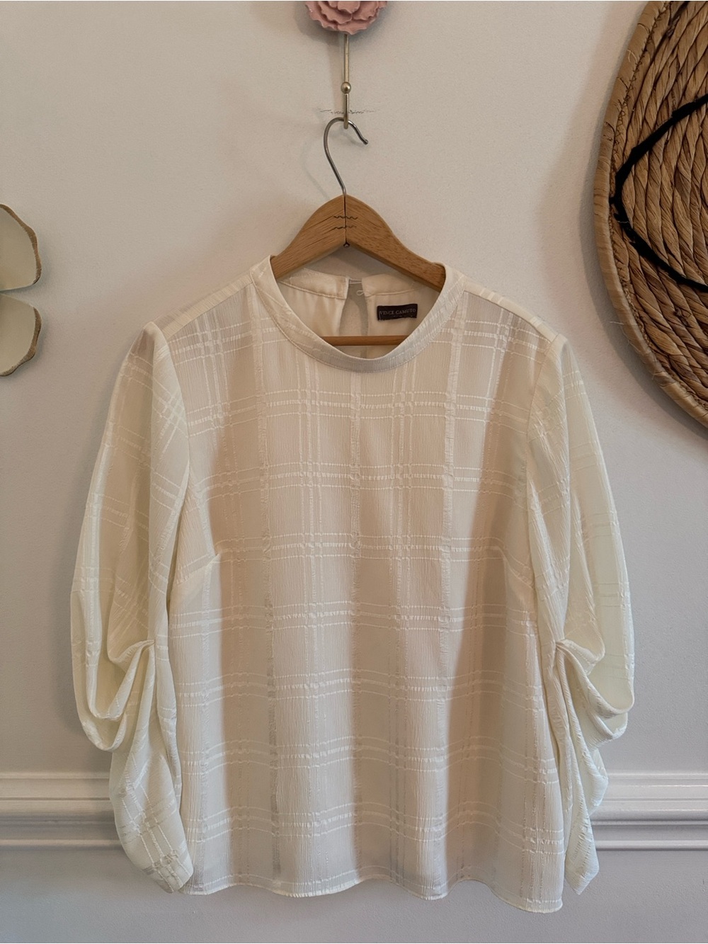 Vince Camuto Cream Textured Puff-Sleeve Top